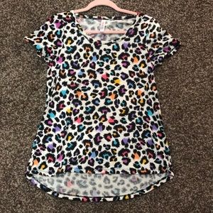 Lularoe classic tee xs- colorful cheetah print